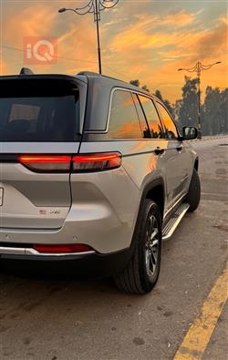 جیپ گراند شیرۆکی